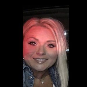 Meet your Posher, Pam